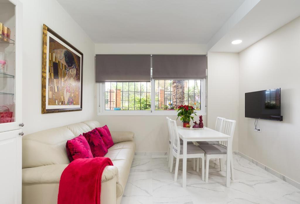 Apartamento Flamingo Apartment Malaga Exterior photo